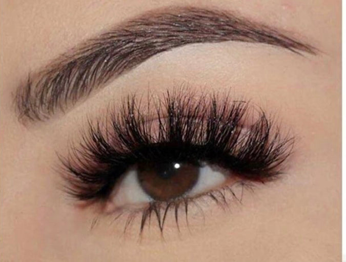 Minx wispy eyelash strips