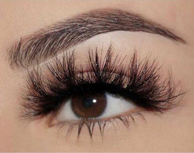 Minx wispy eyelash strips